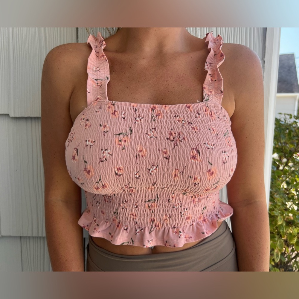 pink floral rouched crop top🌸
